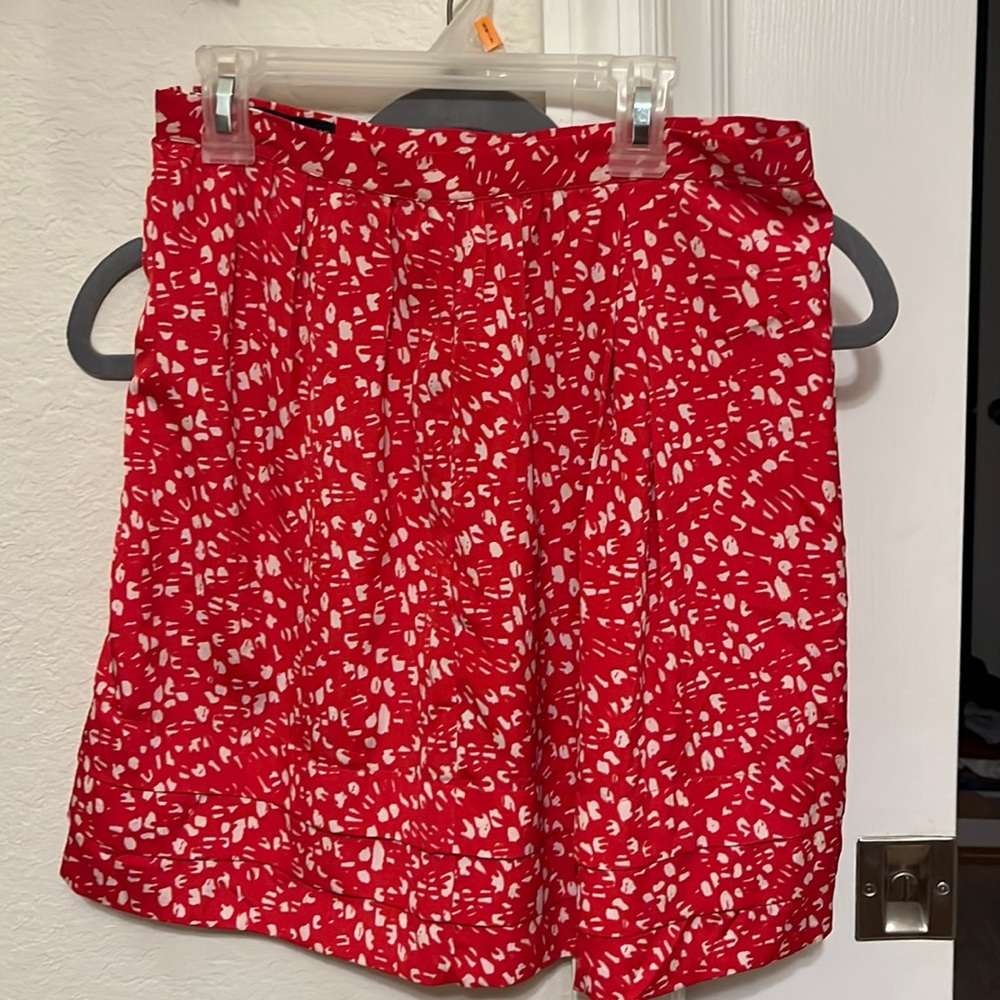 Banana republic Size 2 red and white loose skirt